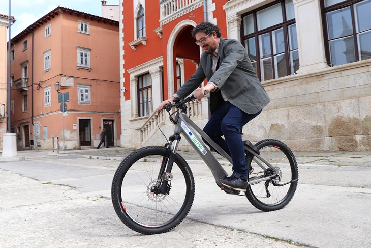Vodnjanski gradonačelnik Edi Pastrovicchio je isprobao bicikl